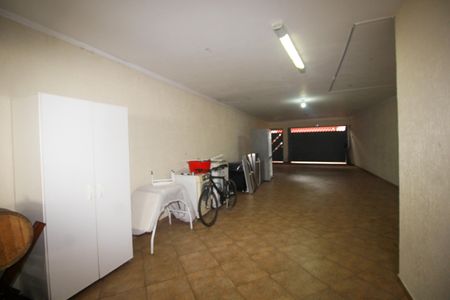 Casa à venda com 231m², 3 quartos e 5 vagas Casa à venda com 231m², 3 quartos e 5 vagasGaragem