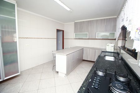 Casa à venda com 231m², 3 quartos e 5 vagas Casa à venda com 231m², 3 quartos e 5 vagasCozinha