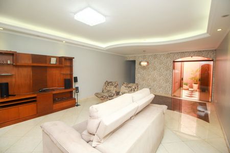 Casa à venda com 231m², 3 quartos e 5 vagas Casa à venda com 231m², 3 quartos e 5 vagasSala
