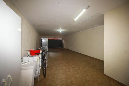 Casa à venda com 231m², 3 quartos e 5 vagas Casa à venda com 231m², 3 quartos e 5 vagasGaragem