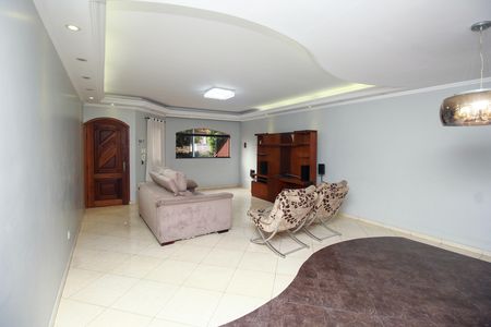 Casa à venda com 231m², 3 quartos e 5 vagas Casa à venda com 231m², 3 quartos e 5 vagasSala