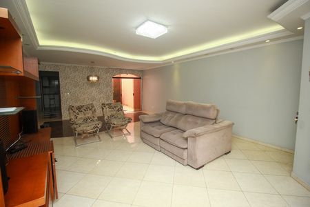 Casa à venda com 231m², 3 quartos e 5 vagas Casa à venda com 231m², 3 quartos e 5 vagasSala