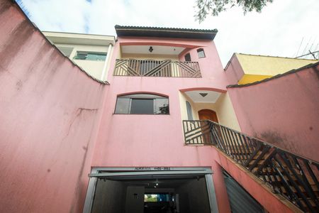 Casa à venda com 231m², 3 quartos e 5 vagas Casa à venda com 231m², 3 quartos e 5 vagasFachada