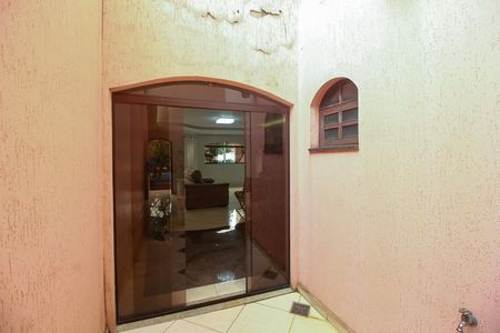 Casa à venda com 231m², 3 quartos e 5 vagas Casa à venda com 231m², 3 quartos e 5 vagasJardim de Inverno