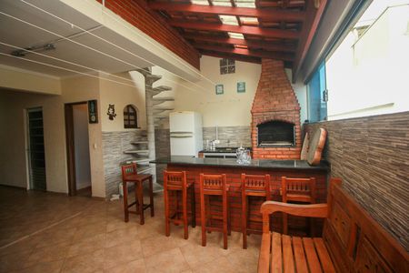 Casa à venda com 231m², 3 quartos e 5 vagas Casa à venda com 231m², 3 quartos e 5 vagasEspaço Gourmet