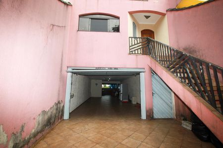 Casa à venda com 231m², 3 quartos e 5 vagas Casa à venda com 231m², 3 quartos e 5 vagasFachada