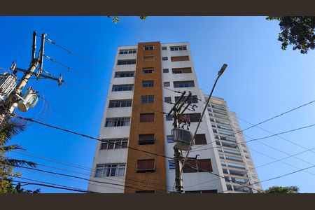 Apartamento para alugar com 110m², 3 quartos e 1 vaga Apartamento para alugar com 110m², 3 quartos e 1 vagaFachada