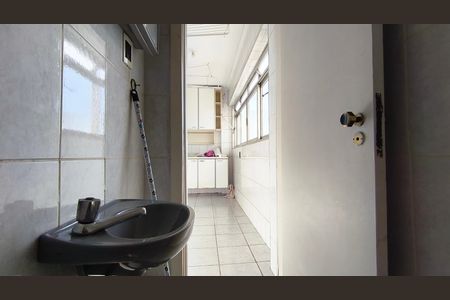 Apartamento para alugar com 110m², 3 quartos e 1 vaga Apartamento para alugar com 110m², 3 quartos e 1 vagaBanheiro de serviço