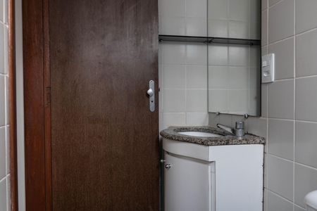 Banheiro da Suíte de apartamento para alugar com 3 quartos, 83m² em Buritis, Belo Horizonte