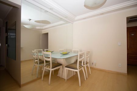 Apartamento à venda com 74m², 3 quartos e 1 vagaSala