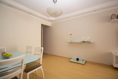 Apartamento à venda com 74m², 3 quartos e 1 vagaSala