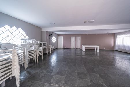 Apartamento à venda com 48m², 2 quartos e 1 vaga Apartamento à venda com 48m², 2 quartos e 1 vagaÁrea comum - Salão de festas