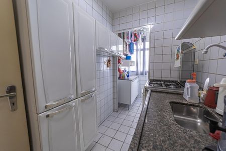 Apartamento à venda com 48m², 2 quartos e 1 vaga Apartamento à venda com 48m², 2 quartos e 1 vagaCozinha