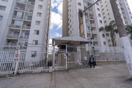 Apartamento à venda com 48m², 2 quartos e 1 vaga Apartamento à venda com 48m², 2 quartos e 1 vagaFachada