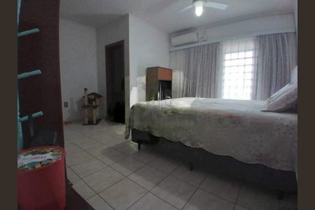 Casa à venda com 158m², 3 quartos e sem vaga