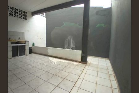 Casa à venda com 158m², 3 quartos e sem vaga