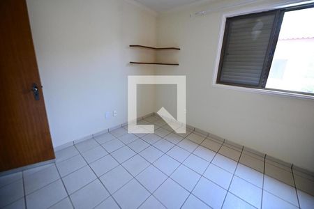 Casa de condomínio à venda com 170m², 3 quartos e 2 vagasQuarto