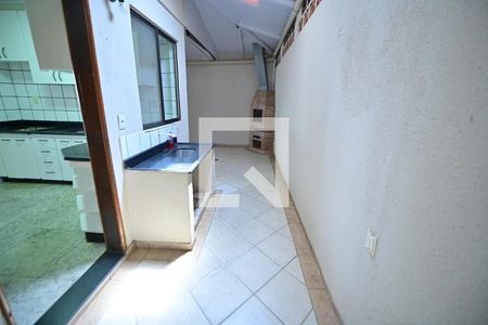 Casa de condomínio à venda com 170m², 3 quartos e 2 vagasÁrea de Serviço