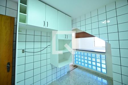 Cozinha de casa de condomínio à venda com 3 quartos, 170m² em Setor Bueno, Goiânia
