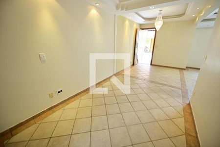 Casa de condomínio à venda com 170m², 3 quartos e 2 vagasSala
