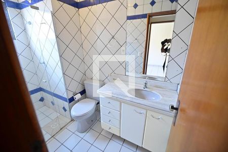 Casa de condomínio à venda com 170m², 3 quartos e 2 vagasBanheiro 