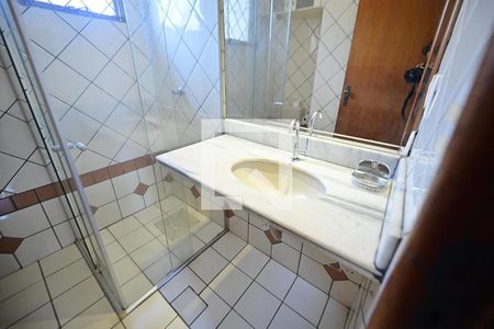 Casa de condomínio à venda com 170m², 3 quartos e 2 vagasBanheiro 