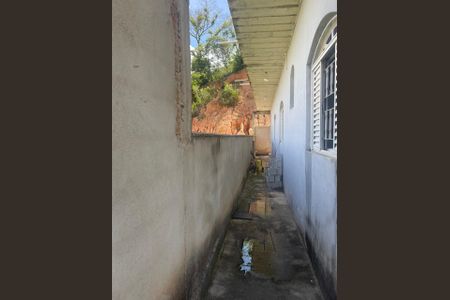 Casa à venda com 276m², 2 quartos e 2 vagas Casa à venda com 276m², 2 quartos e 2 vagasCozinha e Área de Serviço