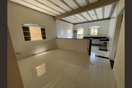 Sala de casa à venda com 2 quartos, 276m² em Tropical, Contagem