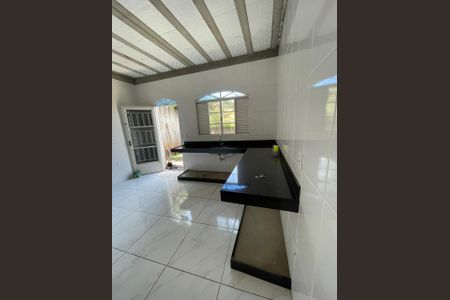 Casa à venda com 276m², 2 quartos e 2 vagas Casa à venda com 276m², 2 quartos e 2 vagasCozinha e Área de Serviço