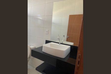 Banheiro Social de casa à venda com 2 quartos, 276m² em Tropical, Contagem