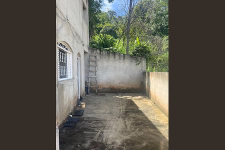 Casa à venda com 276m², 2 quartos e 2 vagas Casa à venda com 276m², 2 quartos e 2 vagasQuintal