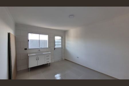 Casa para alugar com 80m², 2 quartos e 2 vagas Casa para alugar com 80m², 2 quartos e 2 vagasCozinha