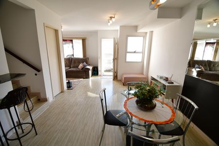 Casa de condomínio à venda com 100m², 3 quartos e 2 vagasSala