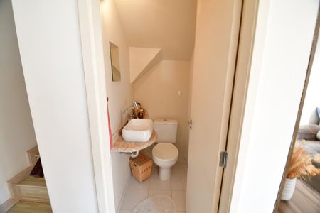 Casa de condomínio à venda com 100m², 3 quartos e 2 vagasLavabo