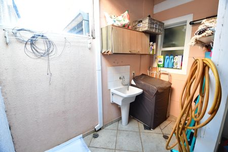 Casa de condomínio à venda com 100m², 3 quartos e 2 vagasÁrea de Serviço