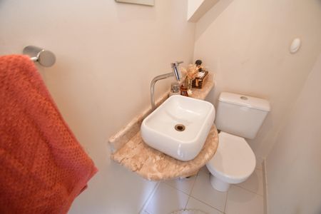 Casa de condomínio à venda com 100m², 3 quartos e 2 vagasLavabo