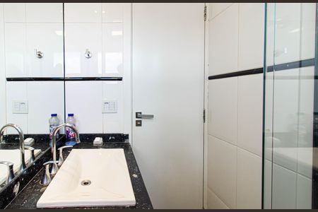 Apartamento à venda com 129m², 2 quartos e 2 vagasBanheiro