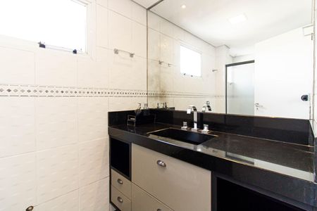 Apartamento à venda com 129m², 2 quartos e 2 vagasBanheiro da Suíte