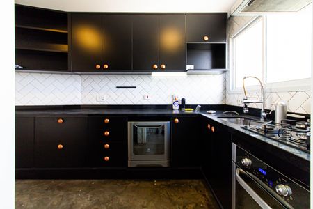 Cozinha de apartamento à venda com 2 quartos, 129m² em Lapa, São Paulo