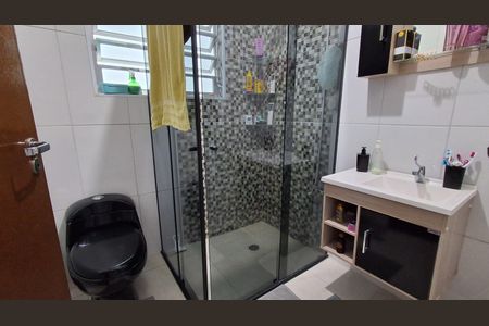 Casa à venda com 280m², 3 quartos e 2 vagas Casa à venda com 280m², 3 quartos e 2 vagasBanheiro Social