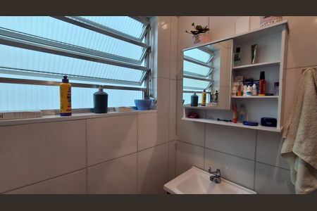 Casa à venda com 280m², 3 quartos e 2 vagas Casa à venda com 280m², 3 quartos e 2 vagasBanheiro Suíte