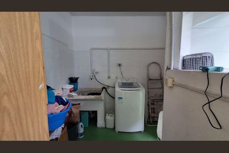 Casa à venda com 280m², 3 quartos e 2 vagas Casa à venda com 280m², 3 quartos e 2 vagasÁrea de Serviço