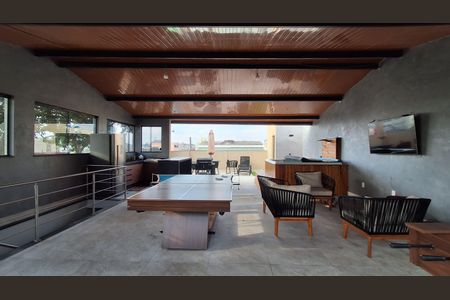 Casa à venda com 280m², 3 quartos e 2 vagas Casa à venda com 280m², 3 quartos e 2 vagasTerraço