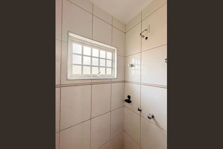 Casa à venda com 164m², 2 quartos e 2 vagasBanheiro da Suíte