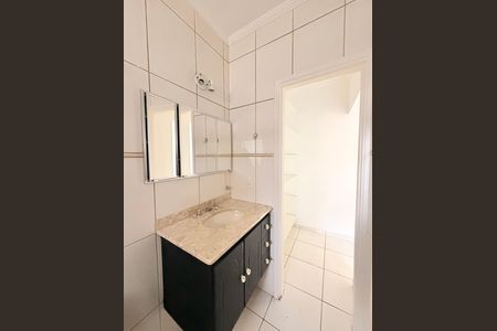 Casa à venda com 164m², 2 quartos e 2 vagasBanheiro da Suíte