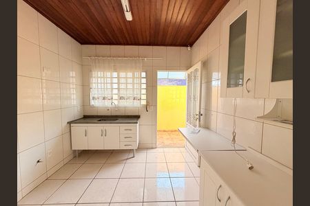 Casa à venda com 164m², 2 quartos e 2 vagasCozinha