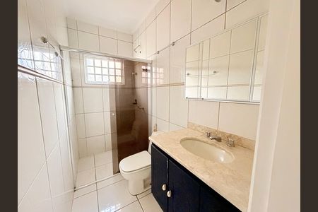 Casa à venda com 164m², 2 quartos e 2 vagasBanheiro da Suíte