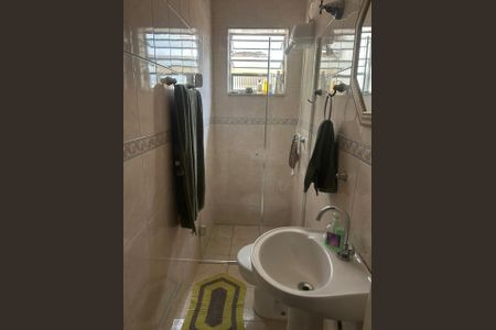 Casa à venda com 80m², 3 quartos e 1 vaga Casa à venda com 80m², 3 quartos e 1 vagaBanheiro