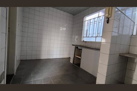 Cozinha de apartamento para alugar com 1 quarto, 90m² em Concórdia, Belo Horizonte