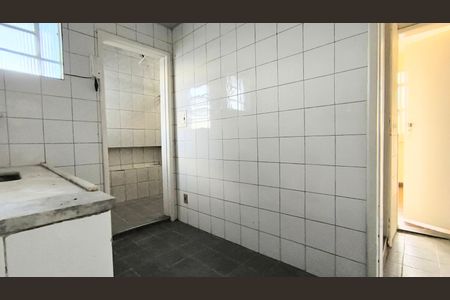 Cozinha de apartamento para alugar com 1 quarto, 90m² em Concórdia, Belo Horizonte